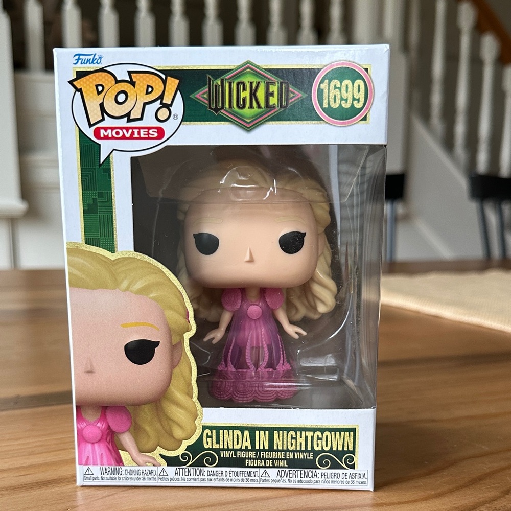 🌿 FUNKO POP! Glinda in Pink Nightgown Vinyl Figure. Wicked.